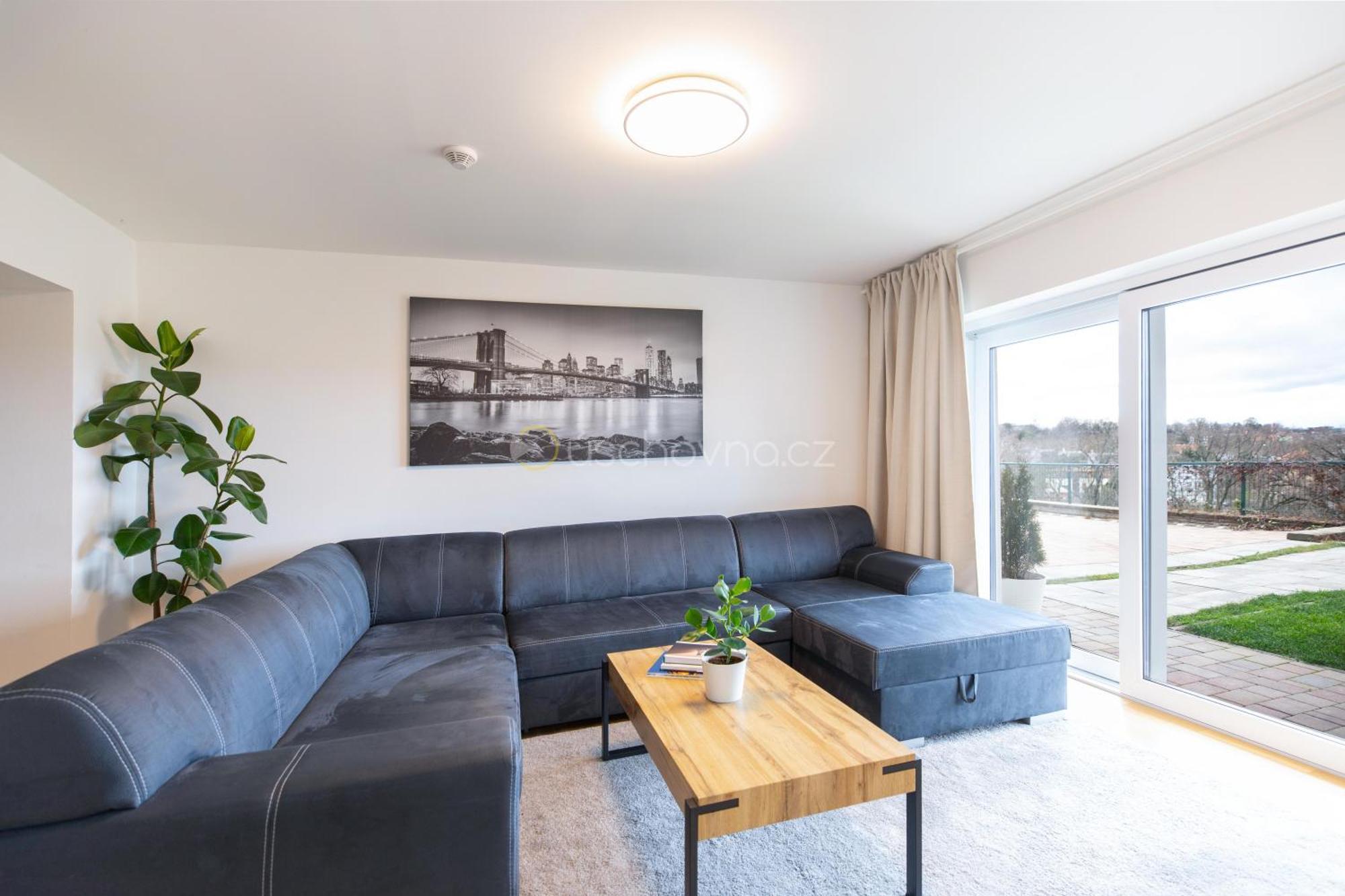 Airport Luxury Apartment & Spa Prag Exterior foto