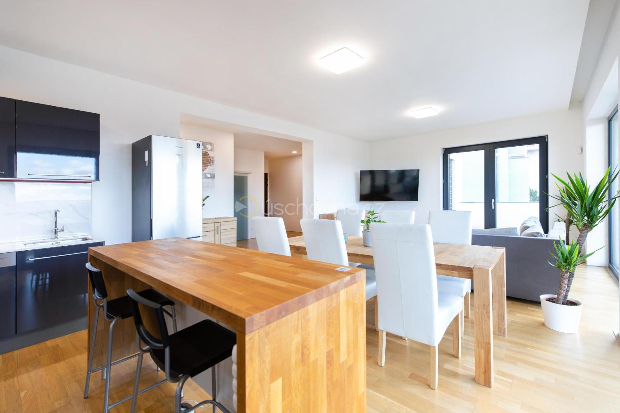 Airport Luxury Apartment & Spa Prag Exterior foto