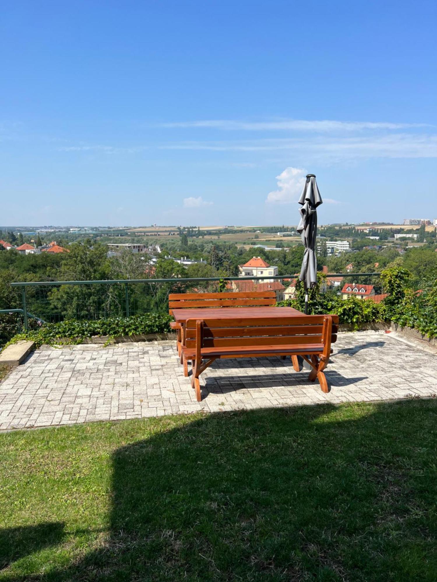 Airport Luxury Apartment & Spa Prag Exterior foto