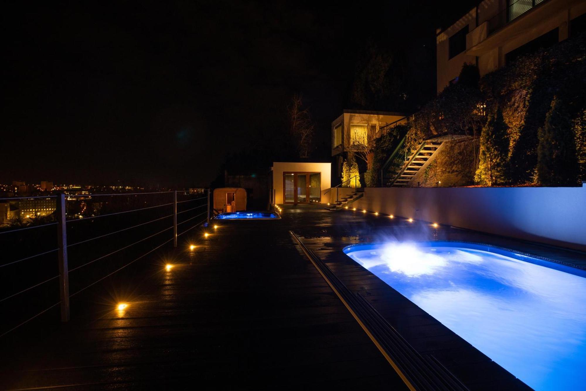 Airport Luxury Apartment & Spa Prag Exterior foto