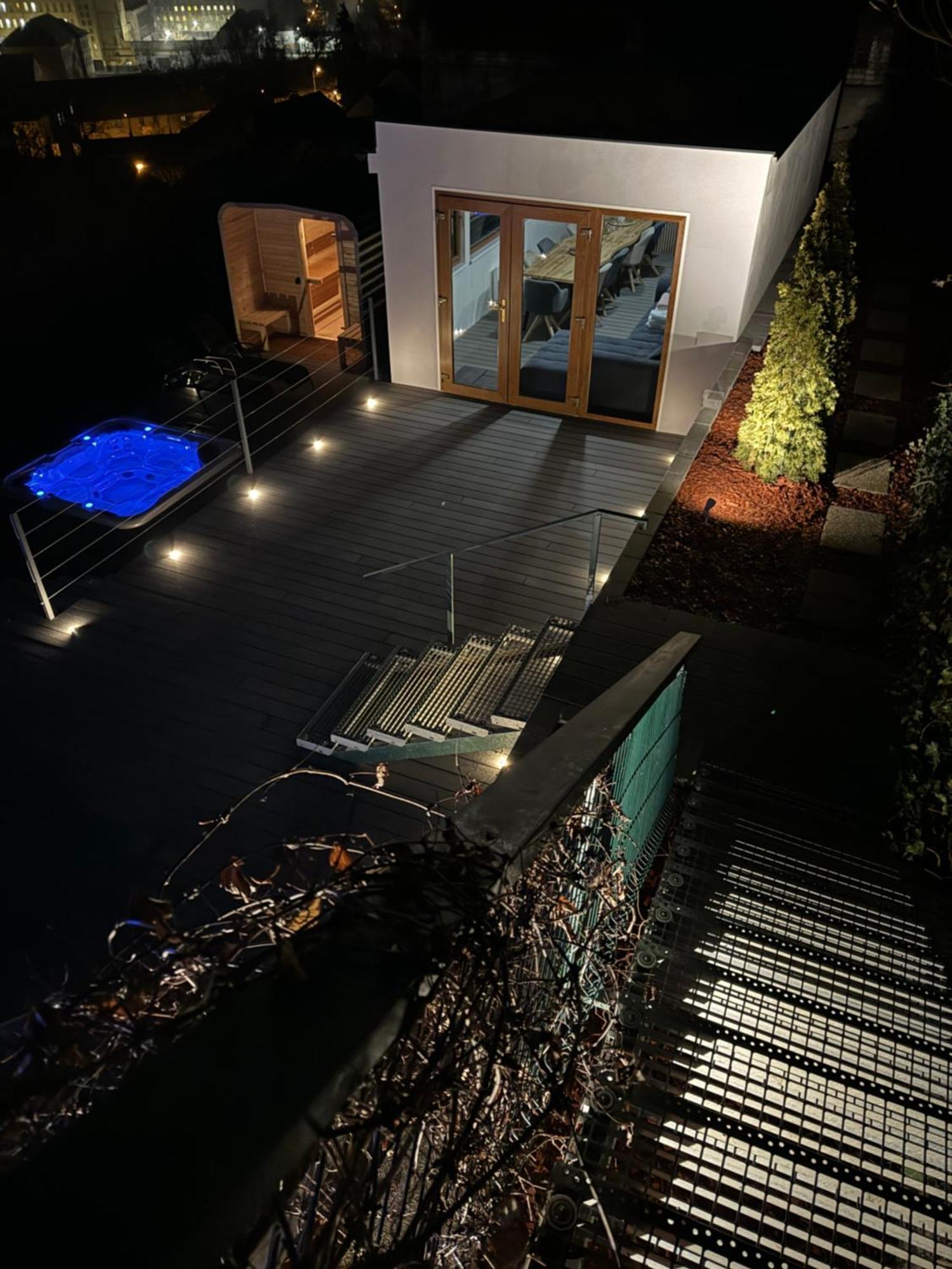 Airport Luxury Apartment & Spa Prag Exterior foto