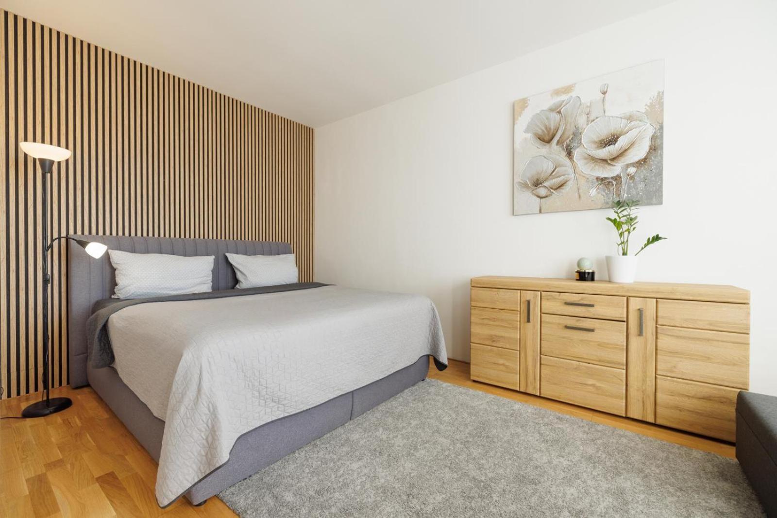 Airport Luxury Apartment & Spa Prag Exterior foto