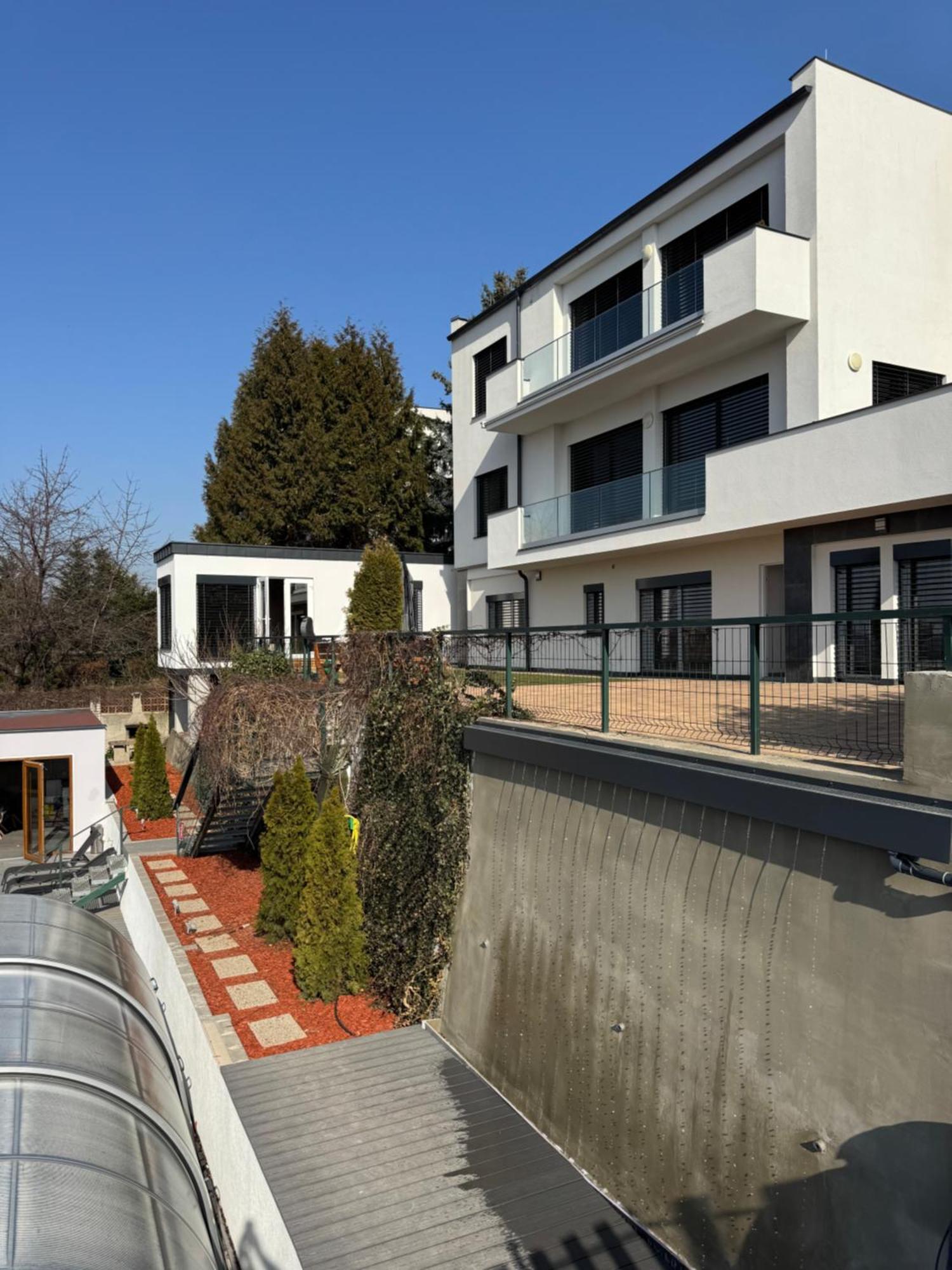 Airport Luxury Apartment & Spa Prag Exterior foto