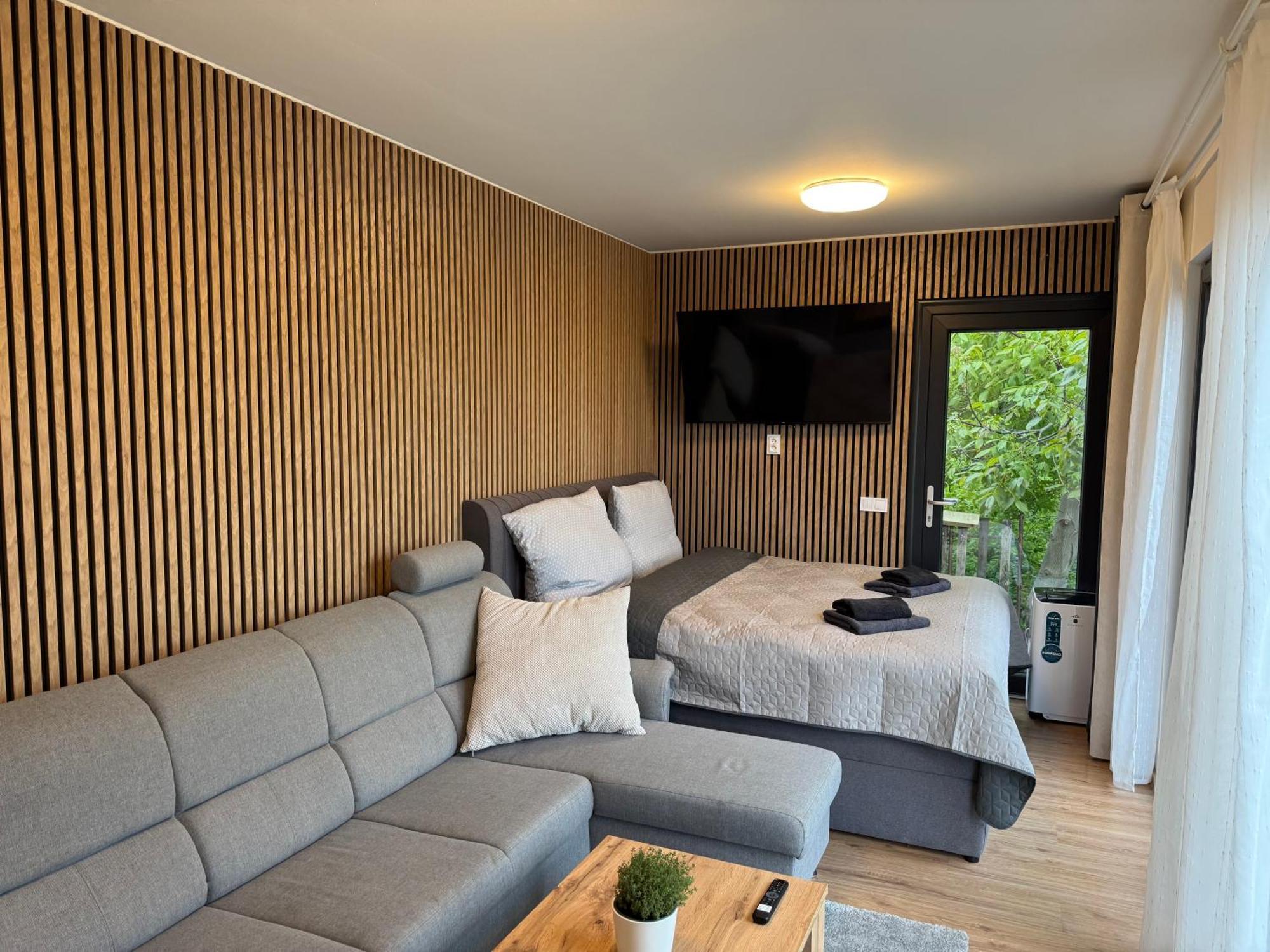 Airport Luxury Apartment & Spa Prag Exterior foto