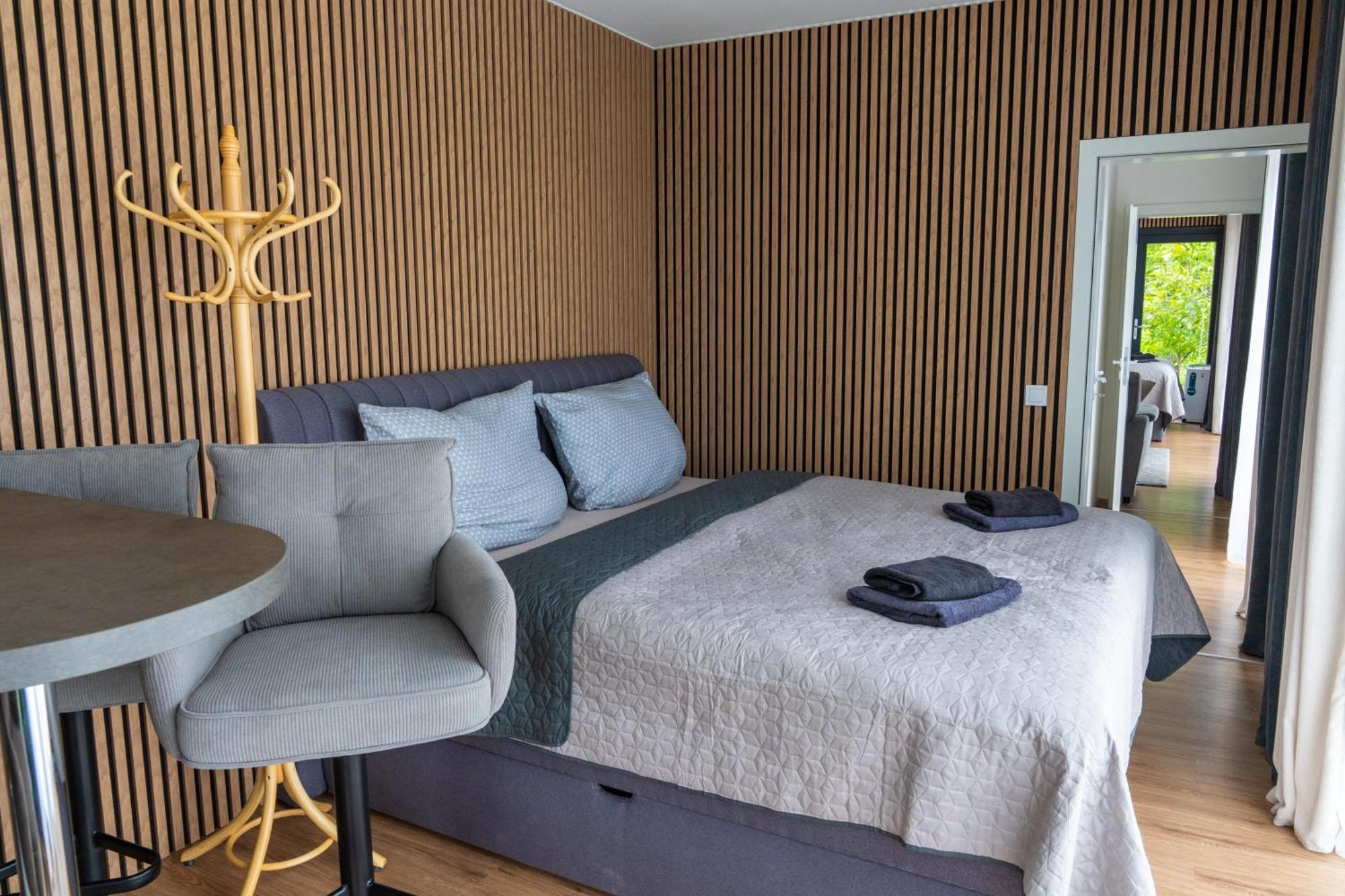 Airport Luxury Apartment & Spa Prag Zimmer foto